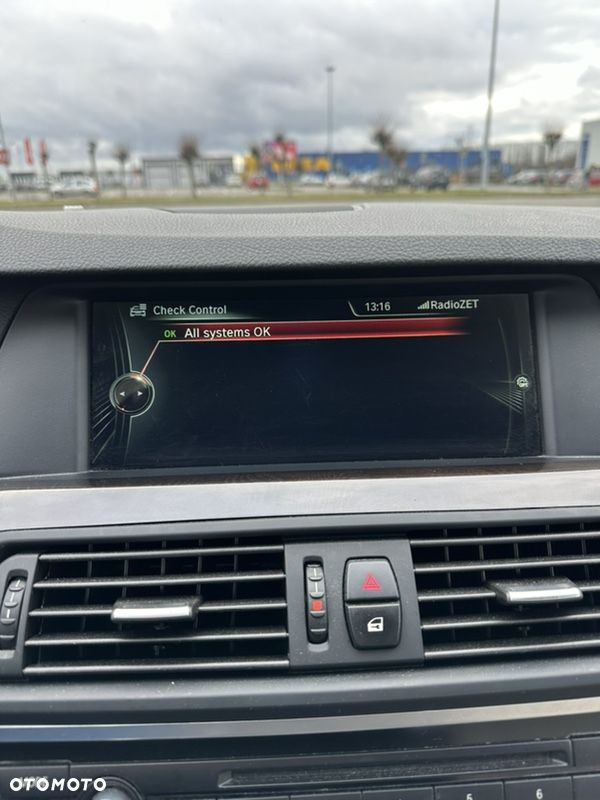 BMW Seria 5 528i xDrive - 9