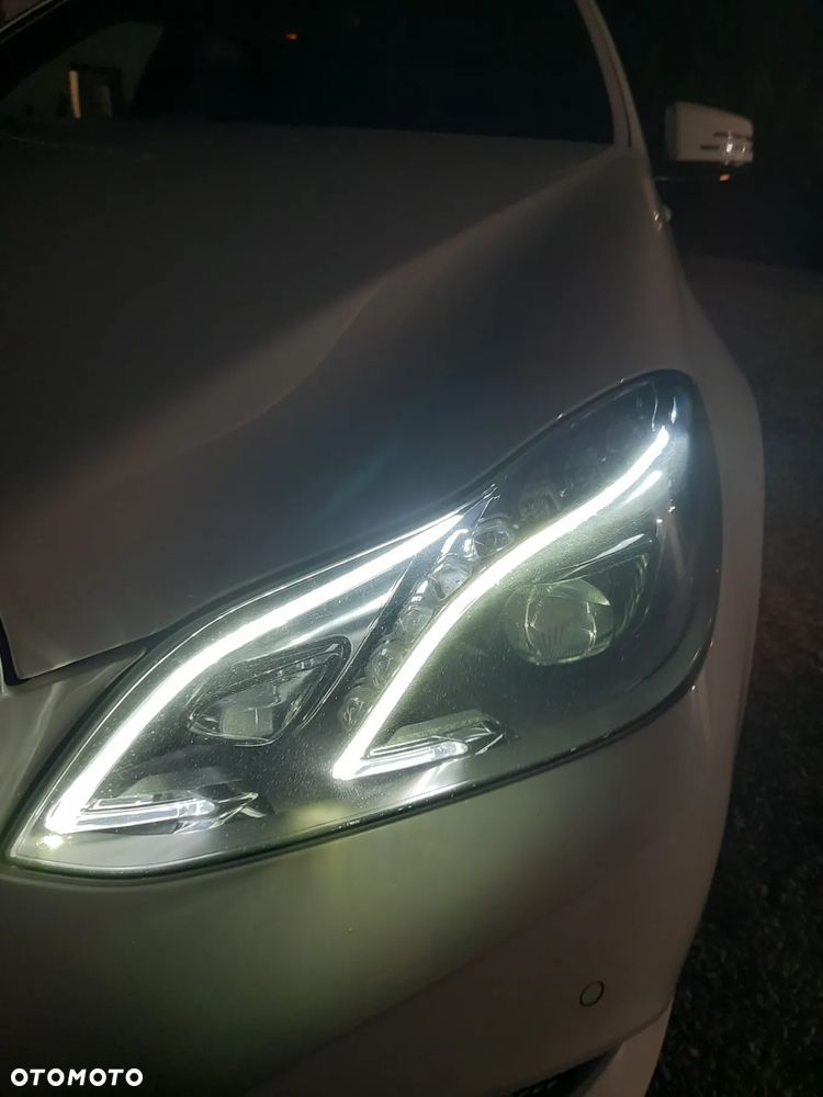 Mercedes-Benz Klasa E 250 T CDI DPF BlueEFFICIENCY Automatik Elegance - 17