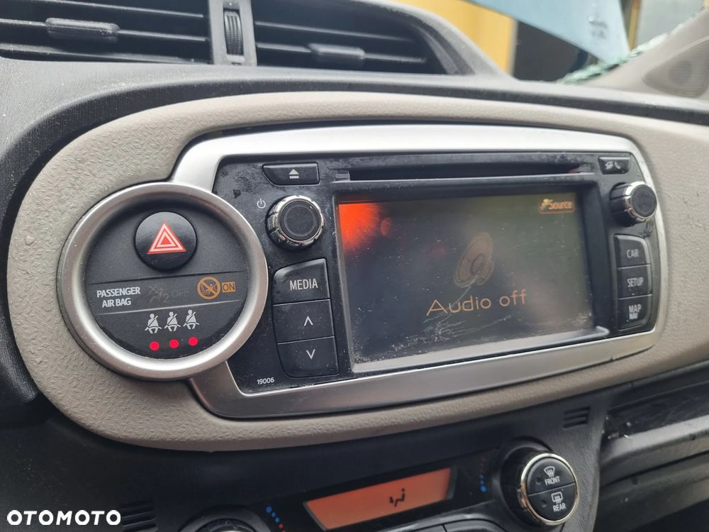 TOYOTA YARIS III 11-14 2011 r. radioodtwarzacz radioodbiornik radio * - 2