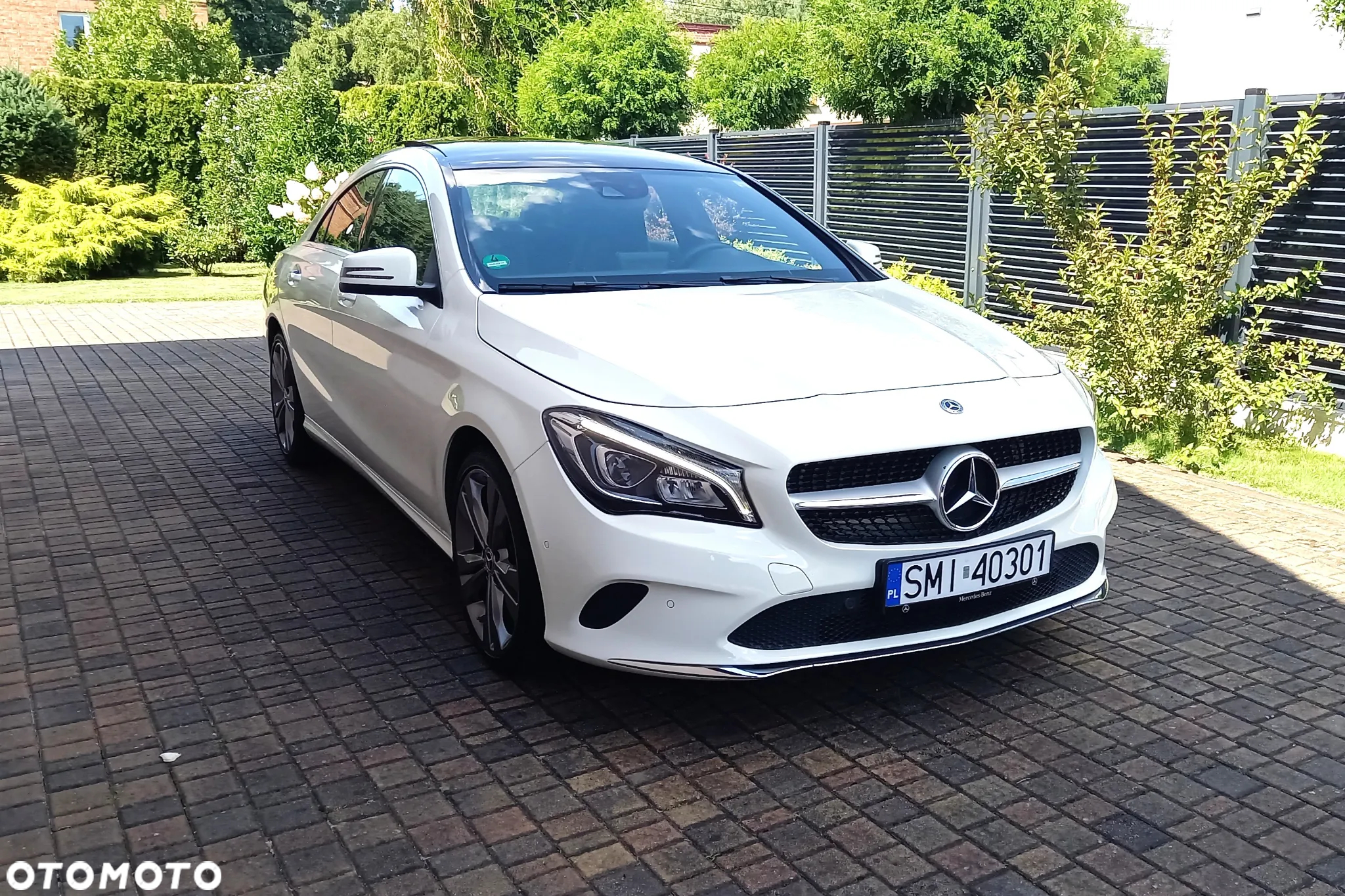 Mercedes-Benz CLA 200 - 4