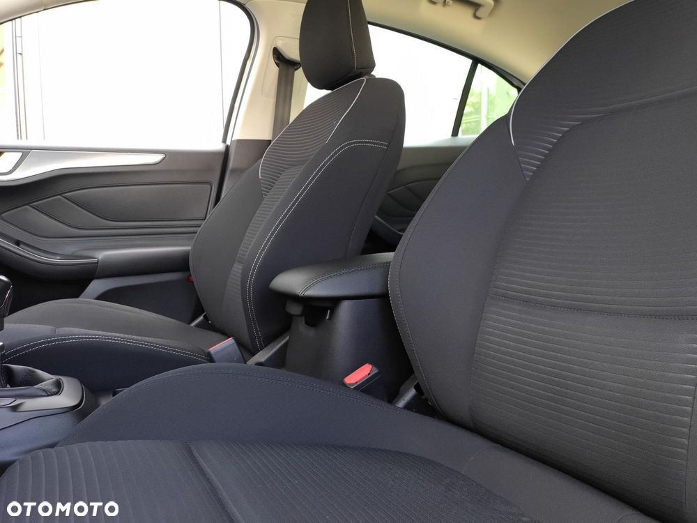 Ford Focus 1.0 EcoBoost Titanium Business - 23