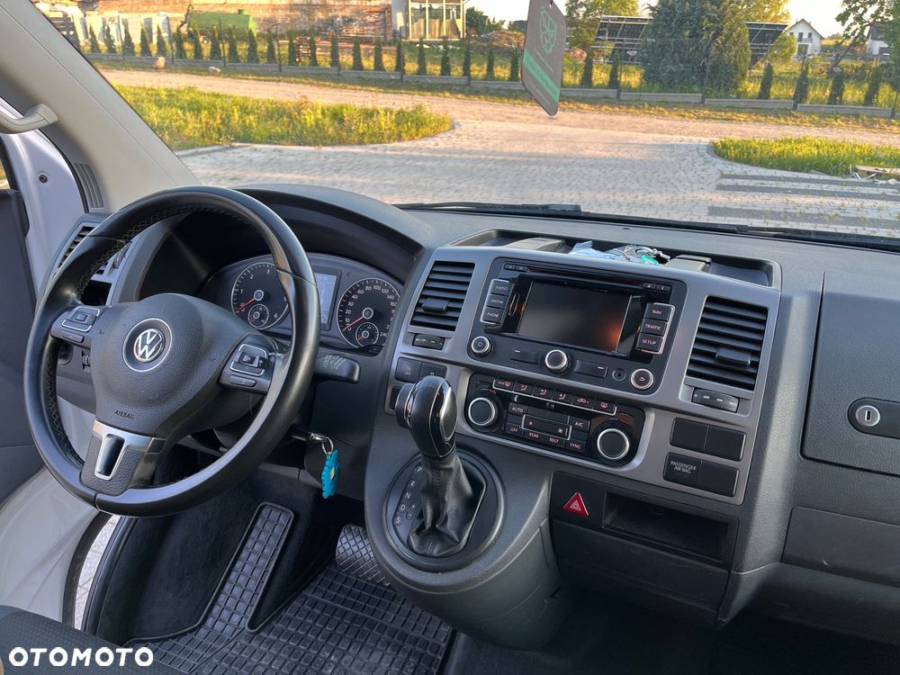 Volkswagen Multivan - 24