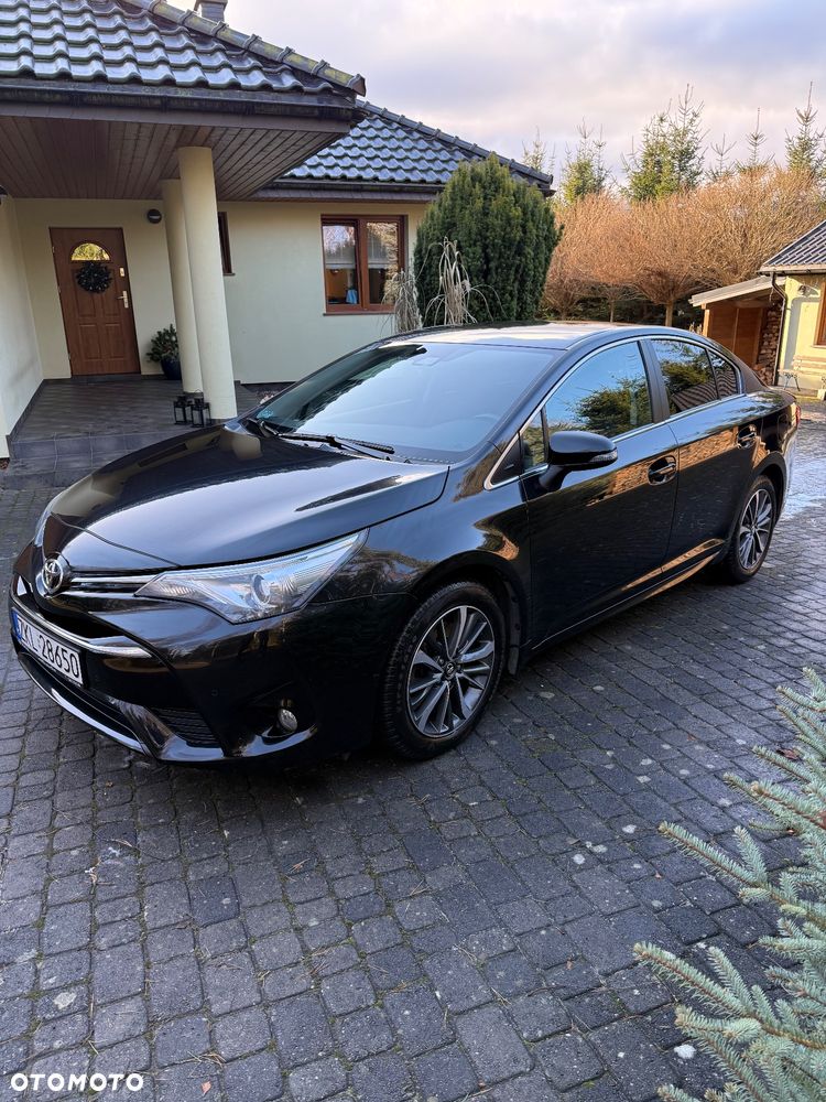 Toyota Avensis 2.0 D-4D Premium - 4