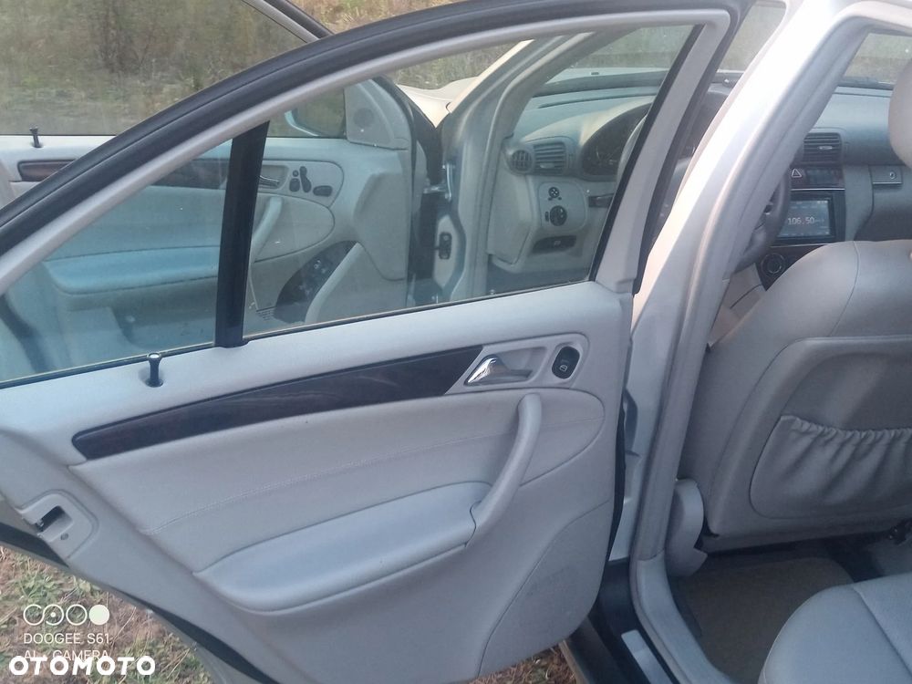 Mercedes-Benz Klasa C ver-350-4matic-7g--tronic-sport-edition - 13