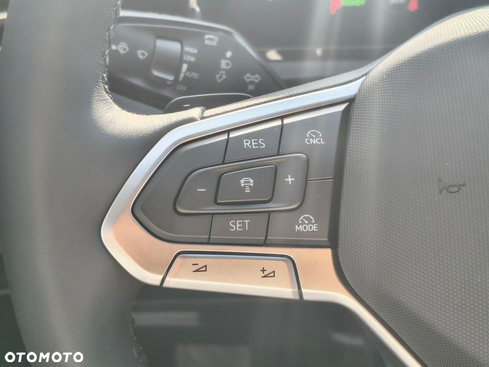 Volkswagen Tiguan - 19