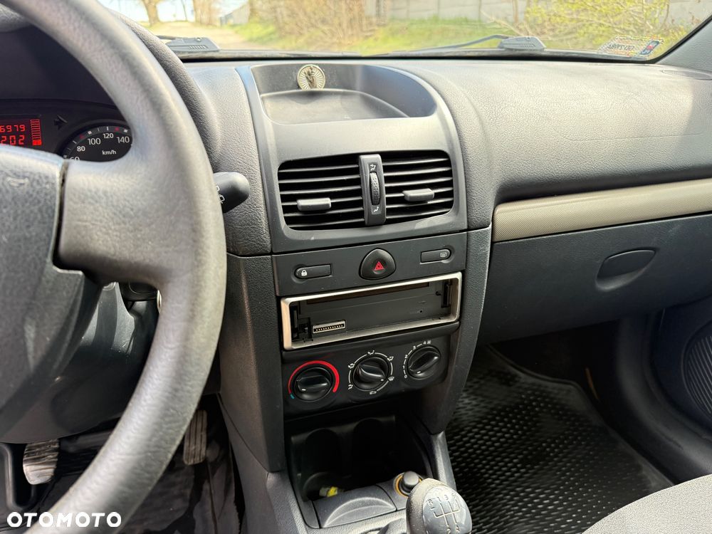 Renault Clio 1.2 Free - 8