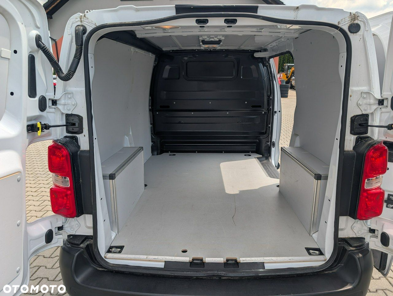 Opel Vivaro - 8