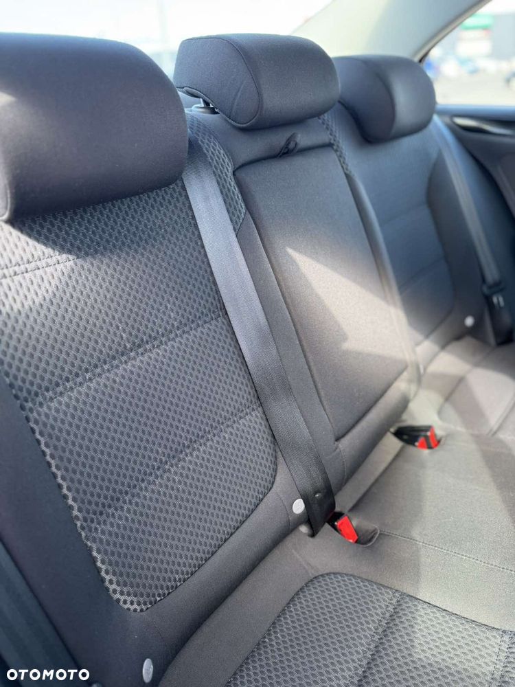 Volkswagen Jetta 1.2 TSI Comfortline - 16