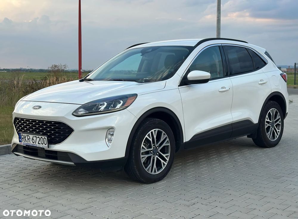 Ford Kuga - 1