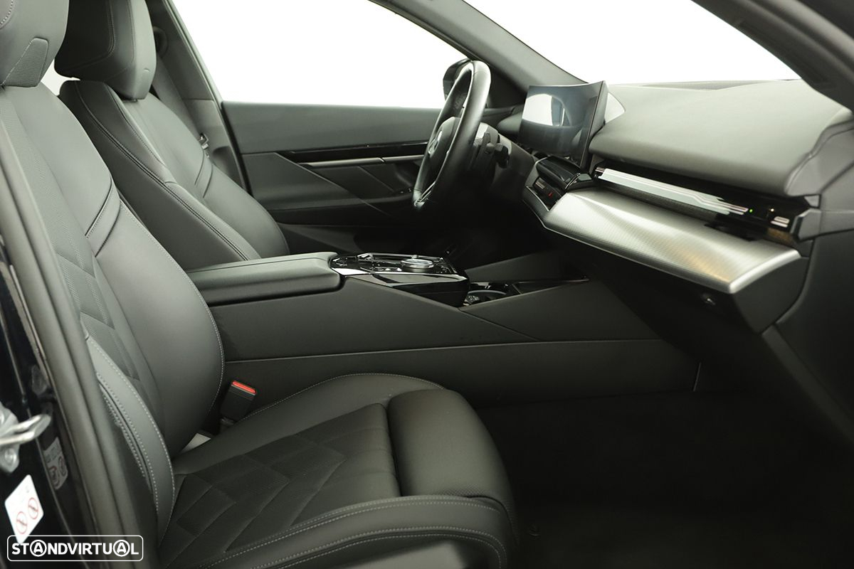 BMW 520 d Pack Desportivo M - 30