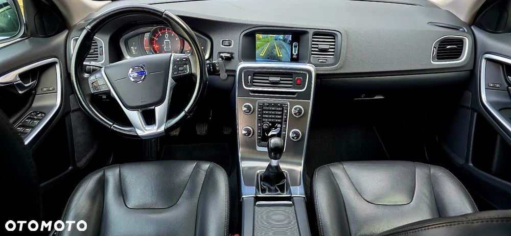 Volvo V60 T3 Summum - 29