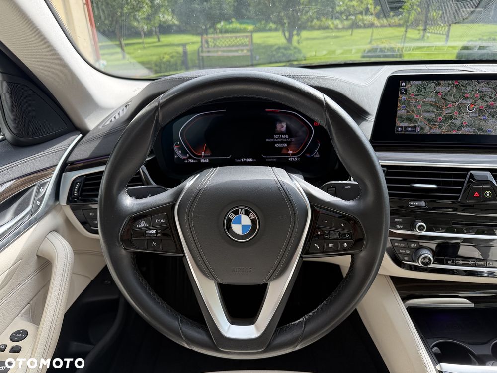 BMW Seria 5 520i Luxury Line - 15