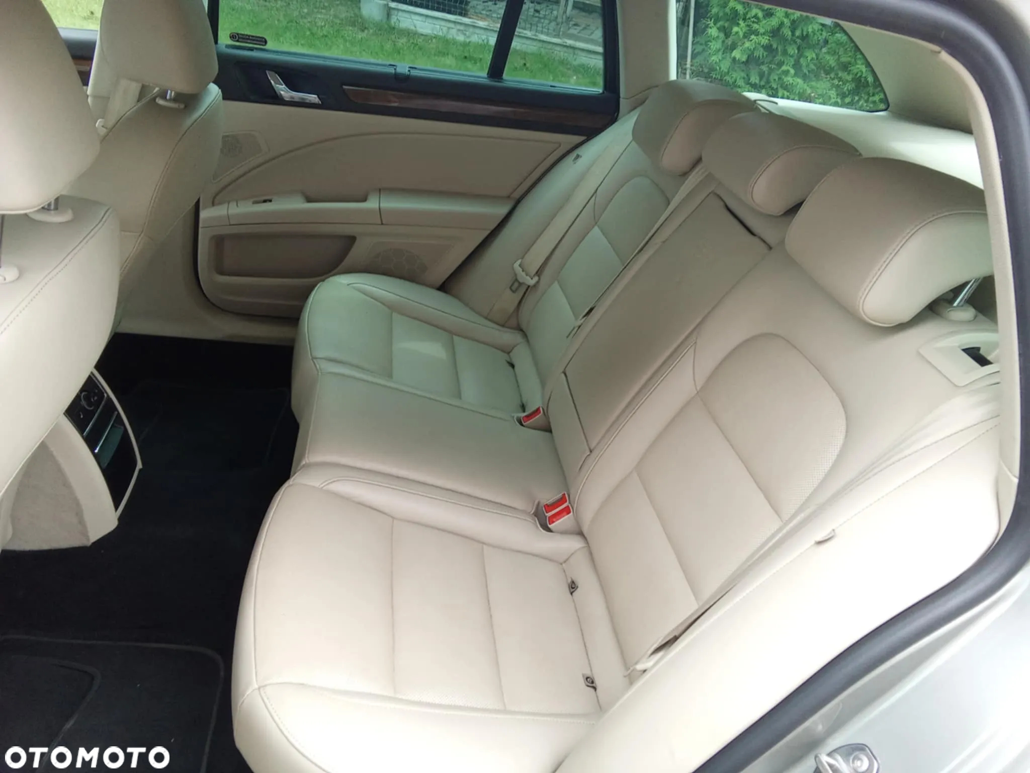 Skoda Superb 2.0 TDI 4x4 L&K DSG - 23