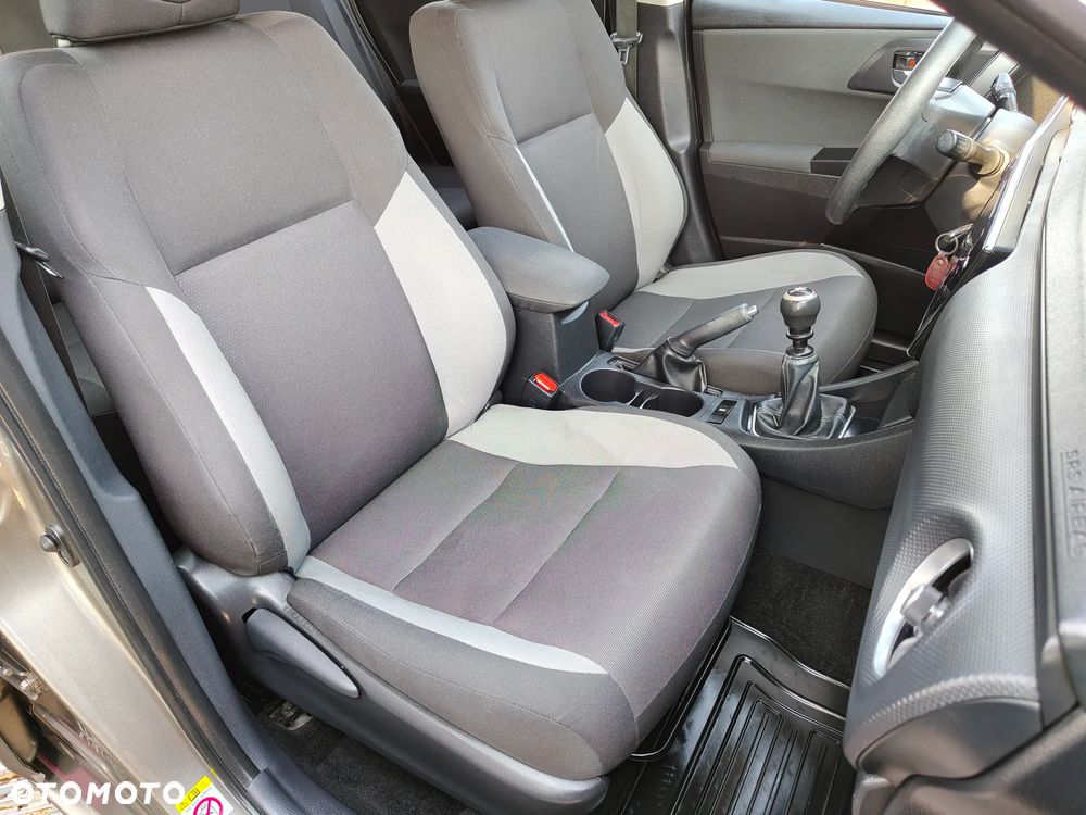 Toyota Auris 1.6 Classic Plus - 32