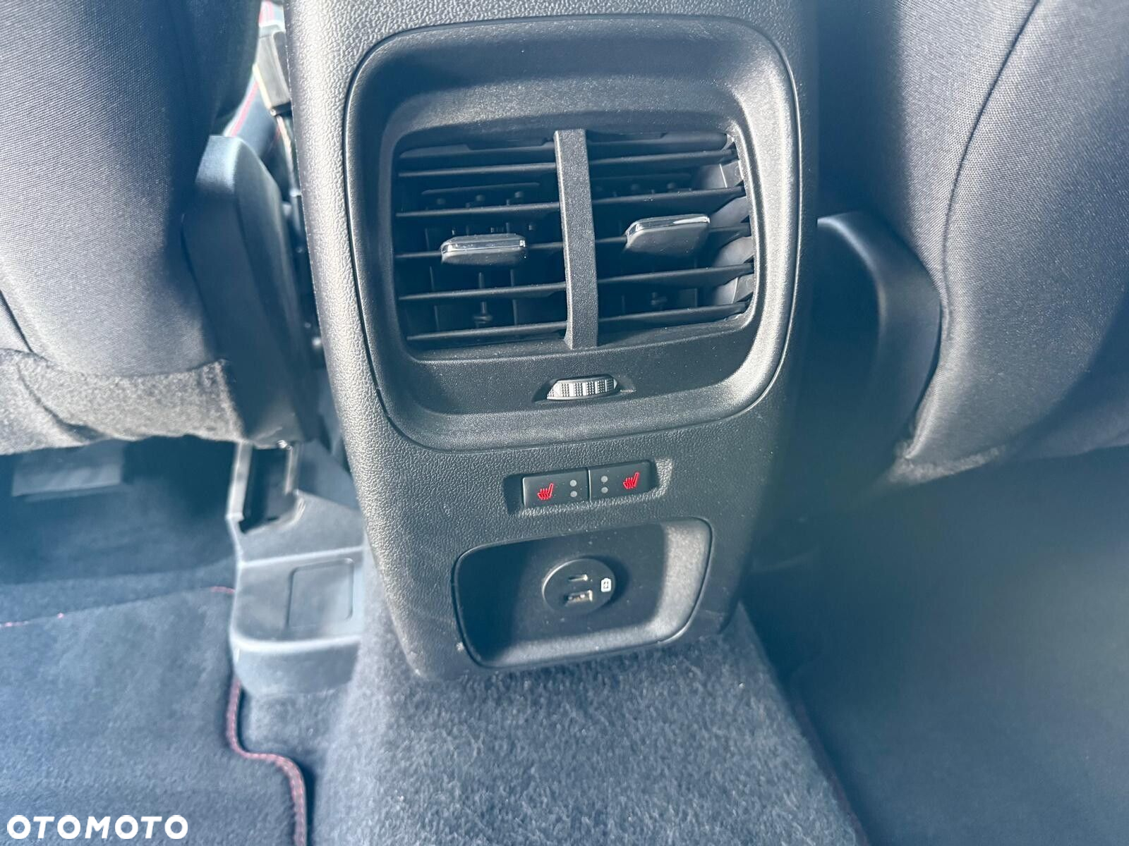 Ford Kuga - 27