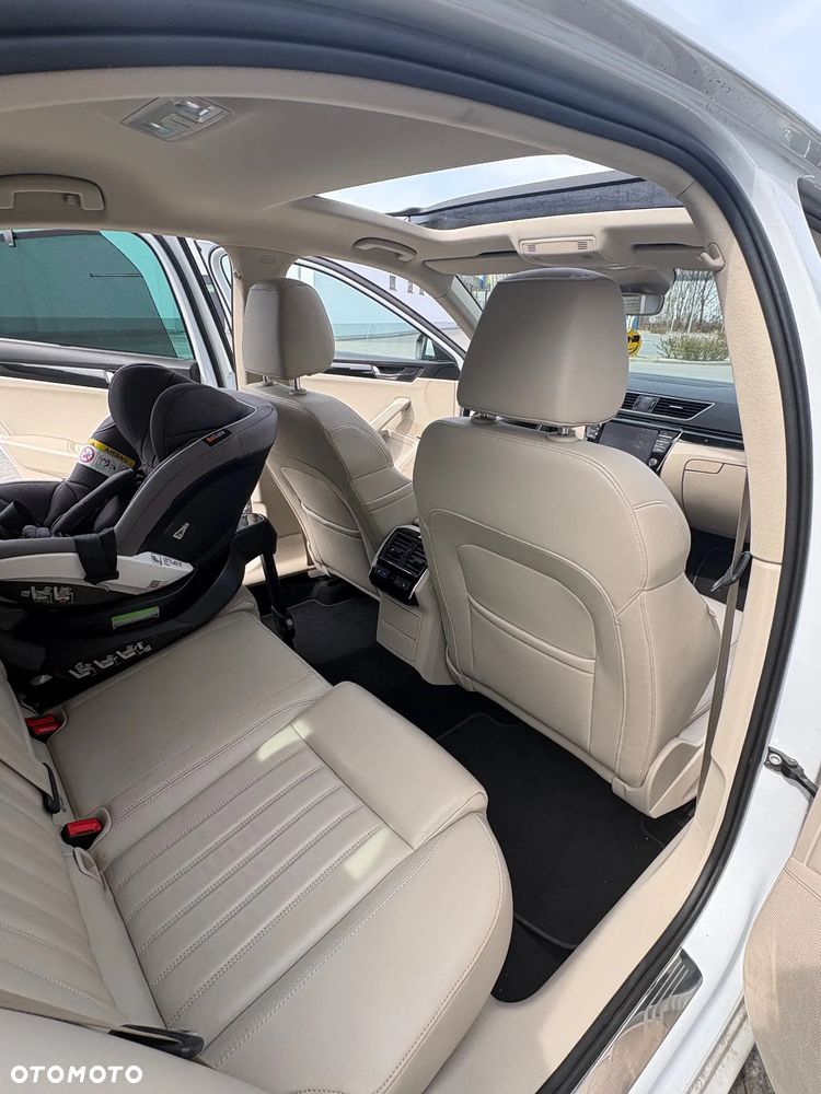 Skoda Superb 2.0 TDI 4x4 L&K DSG - 11