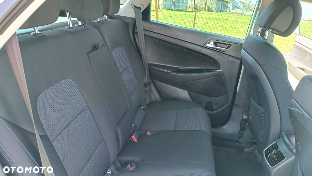 Hyundai Tucson 1.7 CRDI BlueDrive Style 2WD - 25