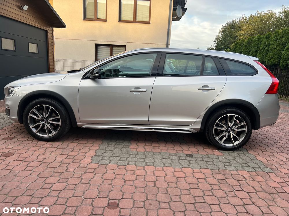 Volvo V60 Cross Country D3 Drive-E Summum - 2