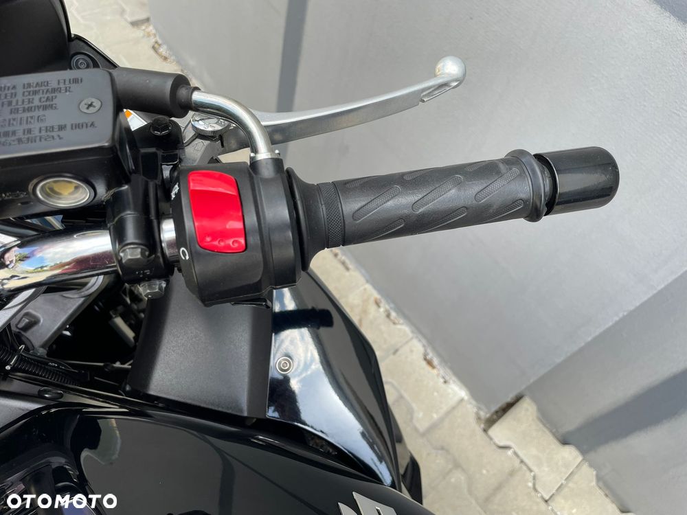 Suzuki GSX - 18