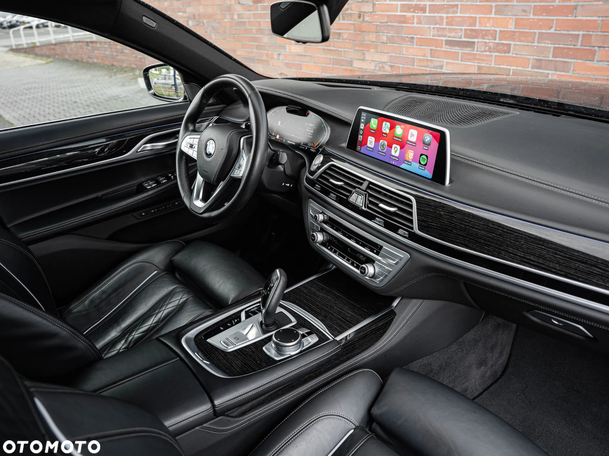 BMW Seria 7 750i xDrive - 25