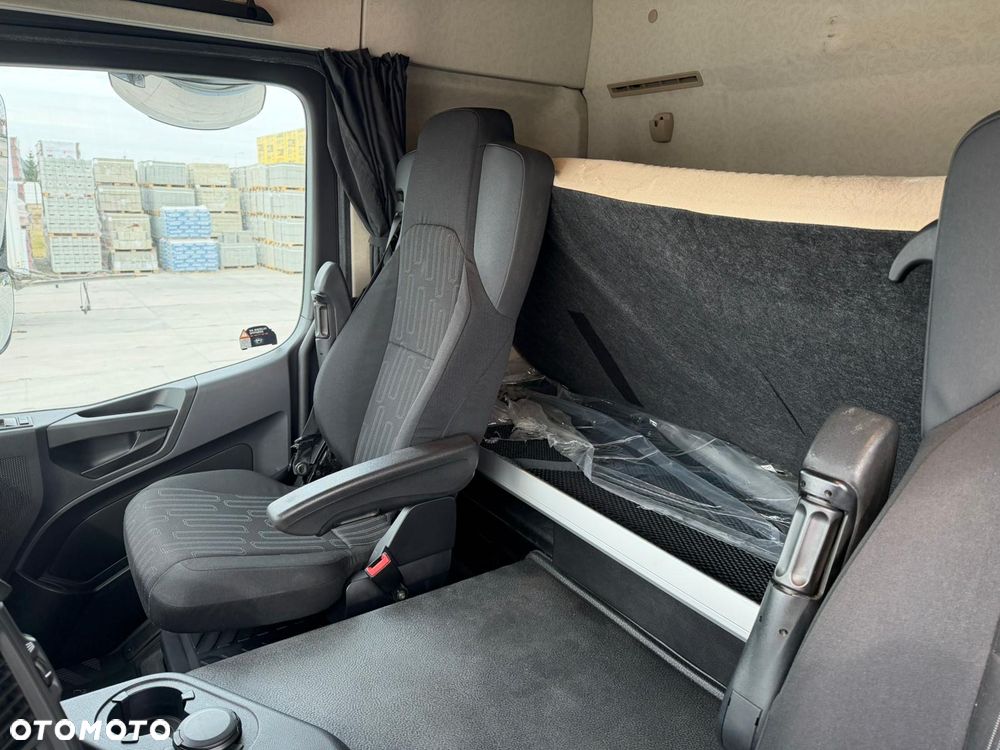 Mercedes-Benz Actros - 11