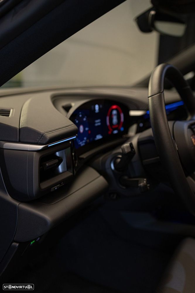 Porsche Macan Electric 4 - 12