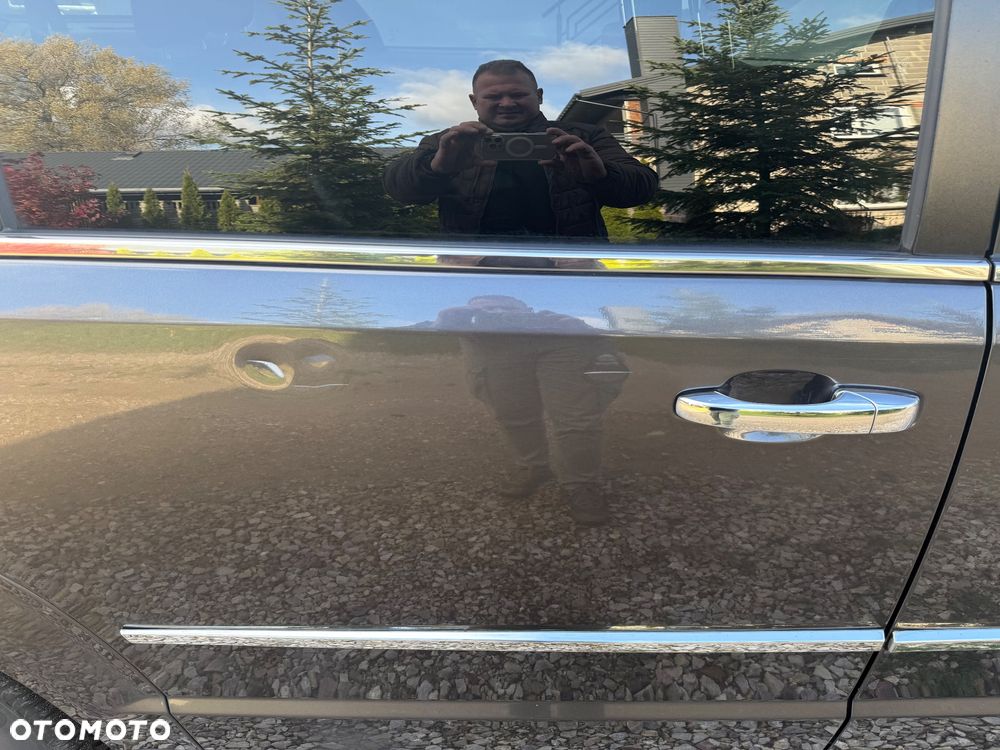 Lancia Voyager 2.8CRD Gold - 4