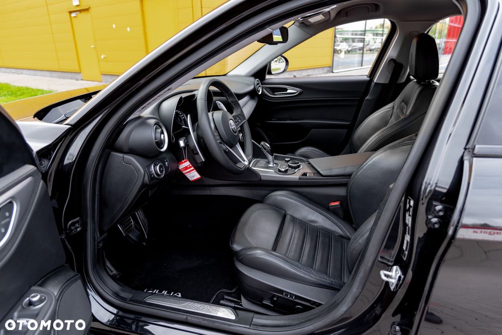 Alfa Romeo Giulia 2.0 Turbo Veloce Q4 - 17