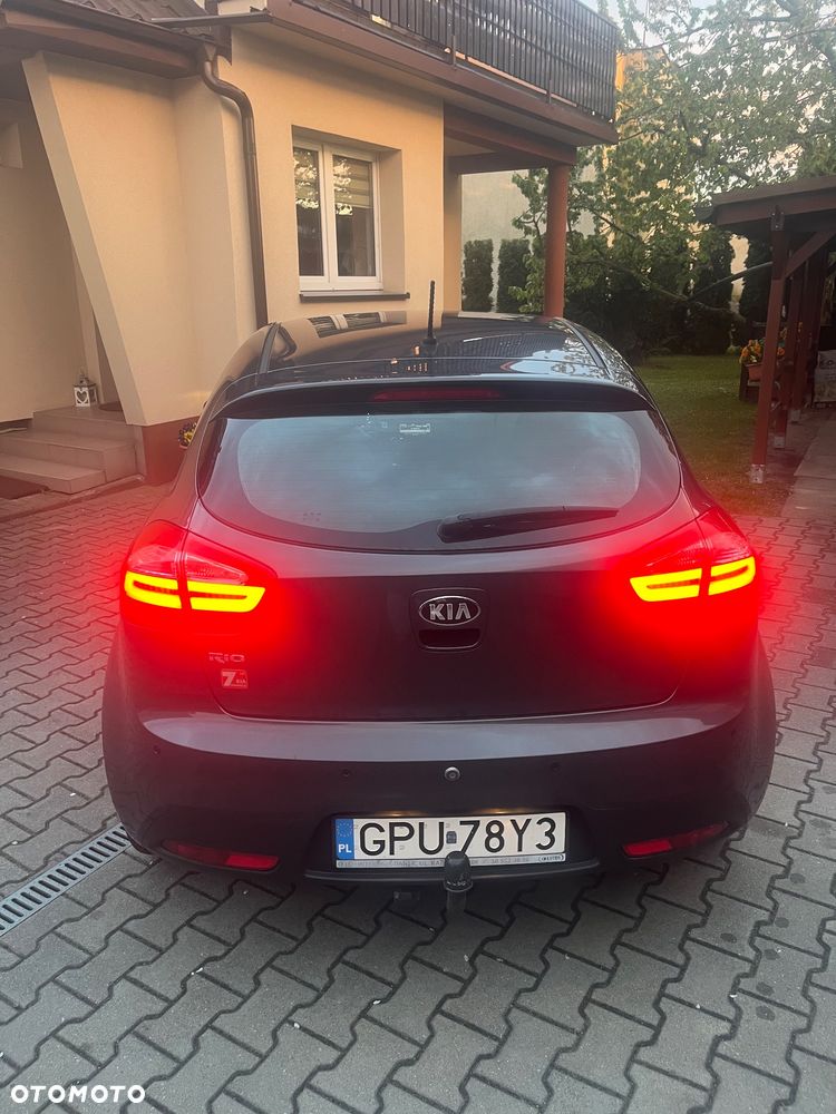 Kia Rio 1.4 L - 4
