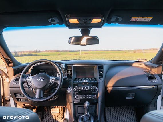 Infiniti Q70 3.0d S Premium - 10