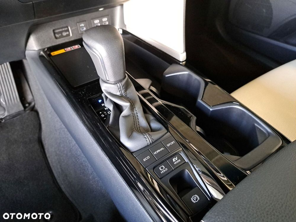 Toyota Camry - 27