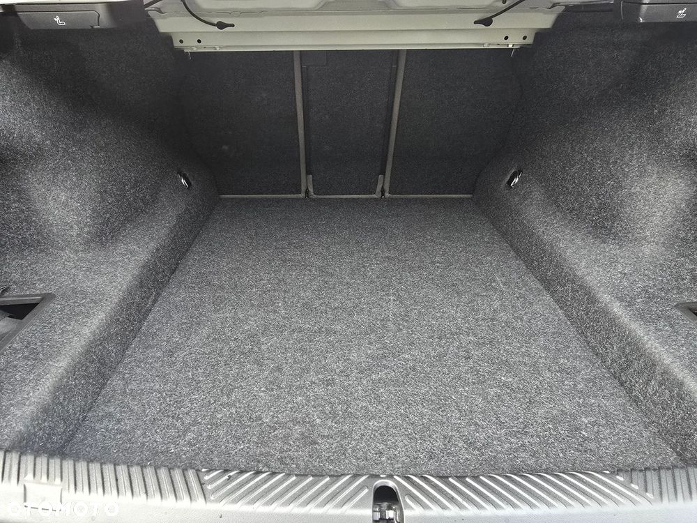 BMW Seria 5 520d xDrive - 29