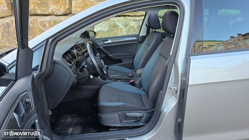 VW Golf Variant 1.6 TDi SCR IQ.DRIVE - 39