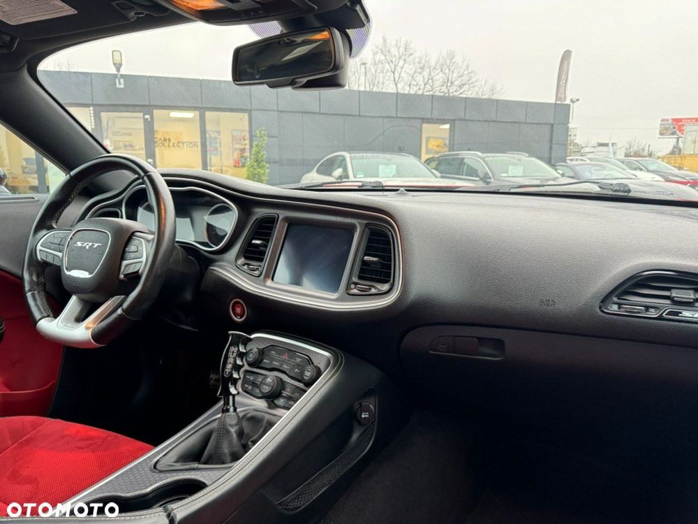 Dodge Challenger - 13