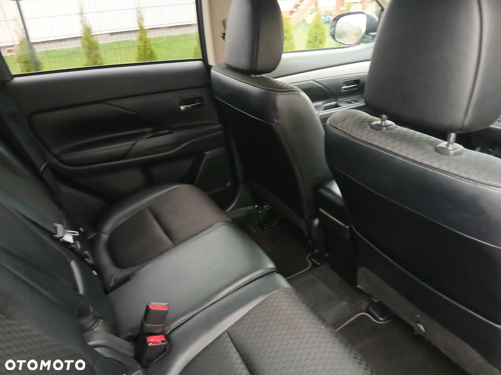 Mitsubishi Outlander - 15
