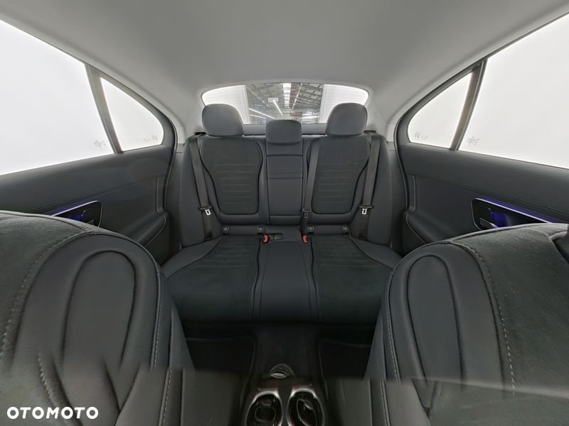 Mercedes-Benz Klasa C 200 d 9G-TRONIC AMG Line - 11