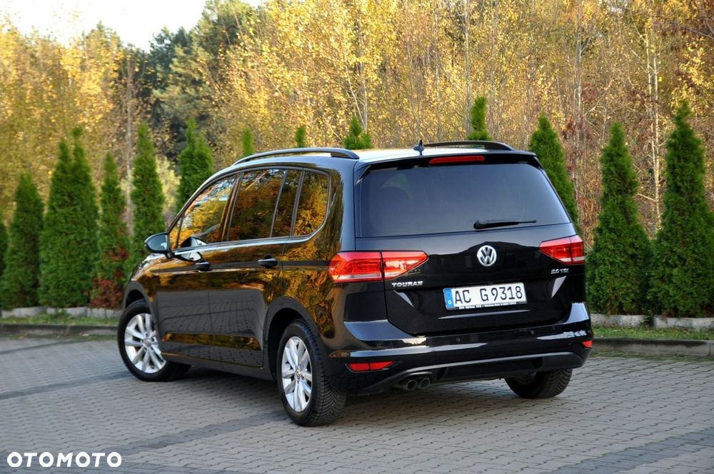Volkswagen Touran - 14