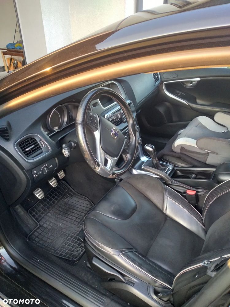 Volvo V40 D2 Drive-E R-Design Momentum - 8