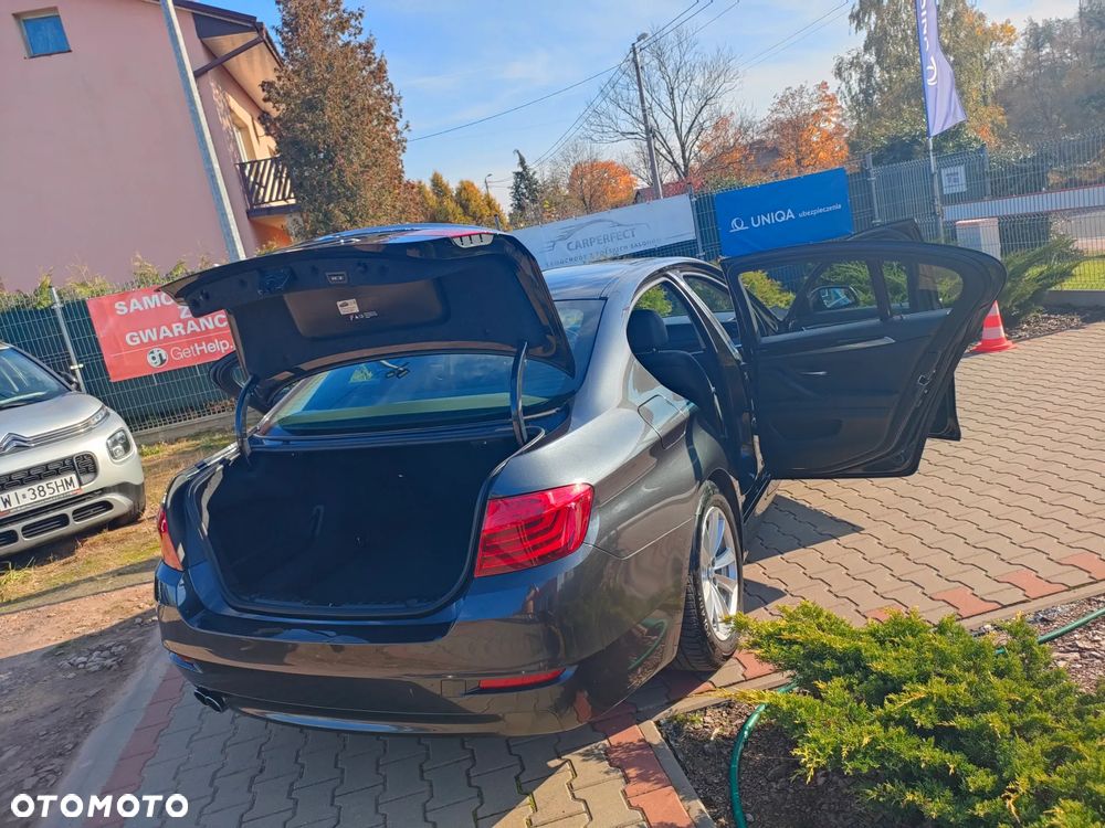 BMW Seria 5 528i Luxury Line - 36