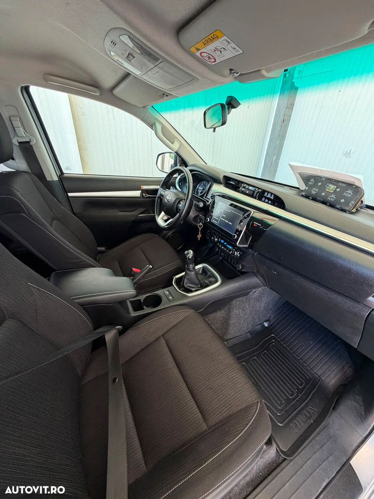Toyota Hilux 2.4D 150CP 4x4 Double Cab 6MT Comfort - 9