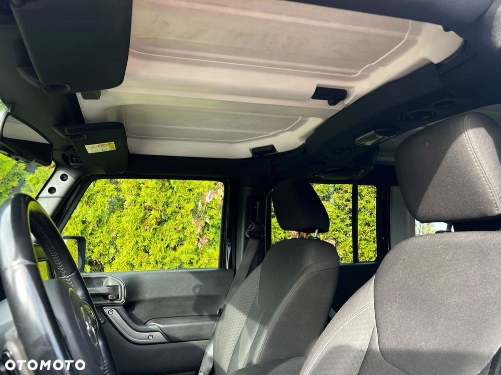 Jeep Wrangler 2.8 CRD Unlim Black Edition II - 12