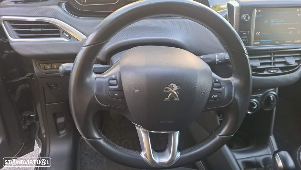 Peugeot 208 1.2 PureTech Style - 15