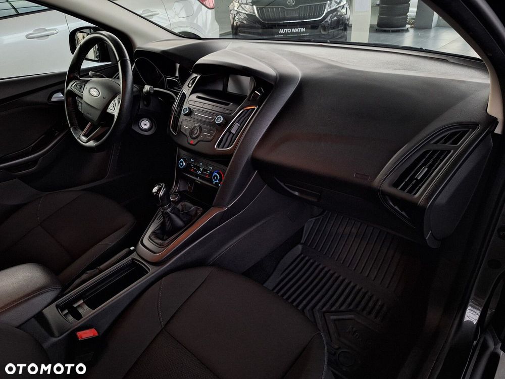 Ford Focus 1.6 Trend - 18