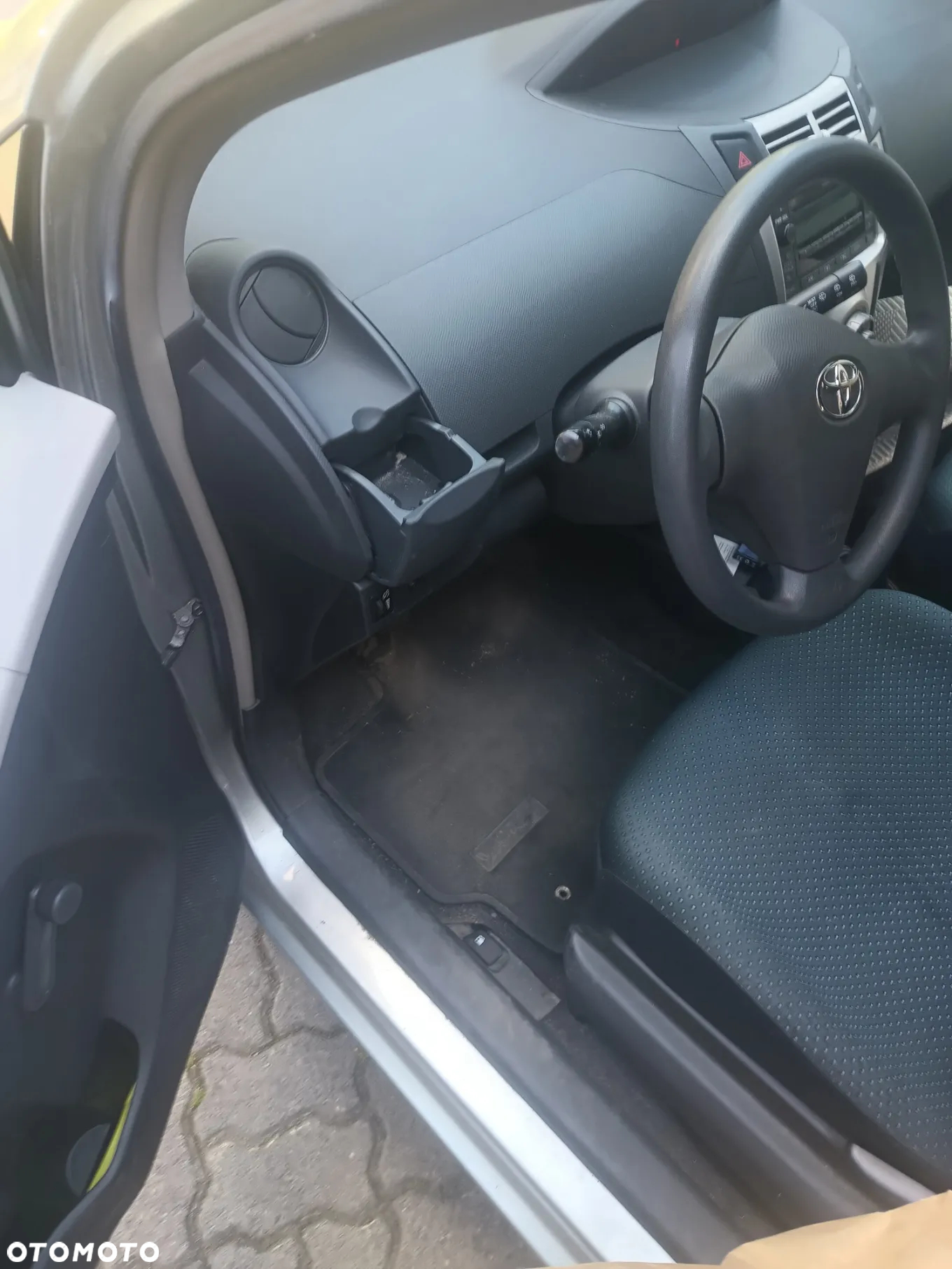 Toyota Yaris 1.5 - 6