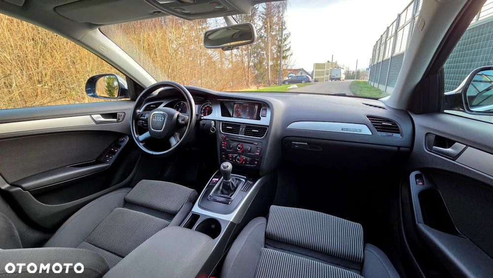 Audi A4 Avant 2.0 TDI DPF quattro - 19