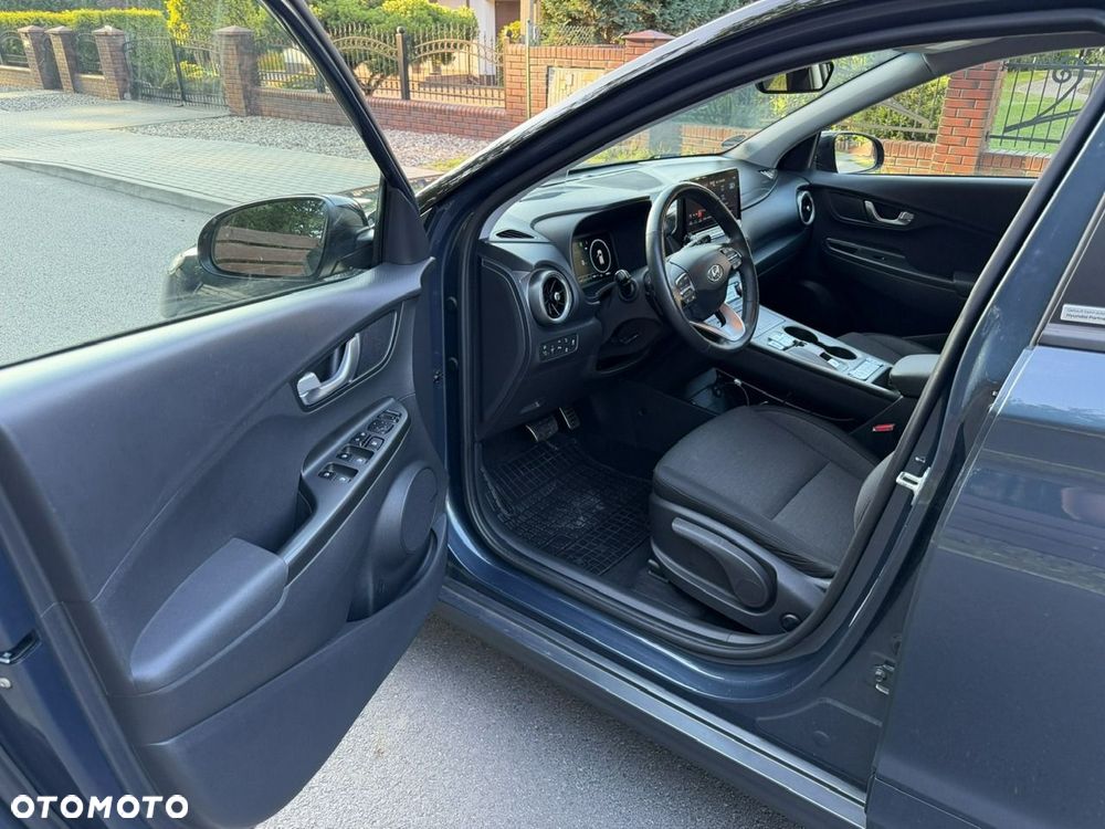 Hyundai Kona 49kWh Executive Plus - 26