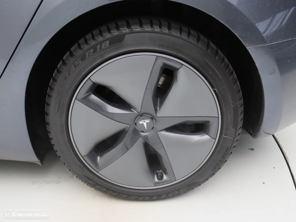 Tesla Model 3 Long-Range Dual Motor AWD - 12