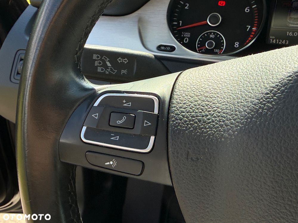 Volkswagen Passat 1.4 TSI Highline - 24