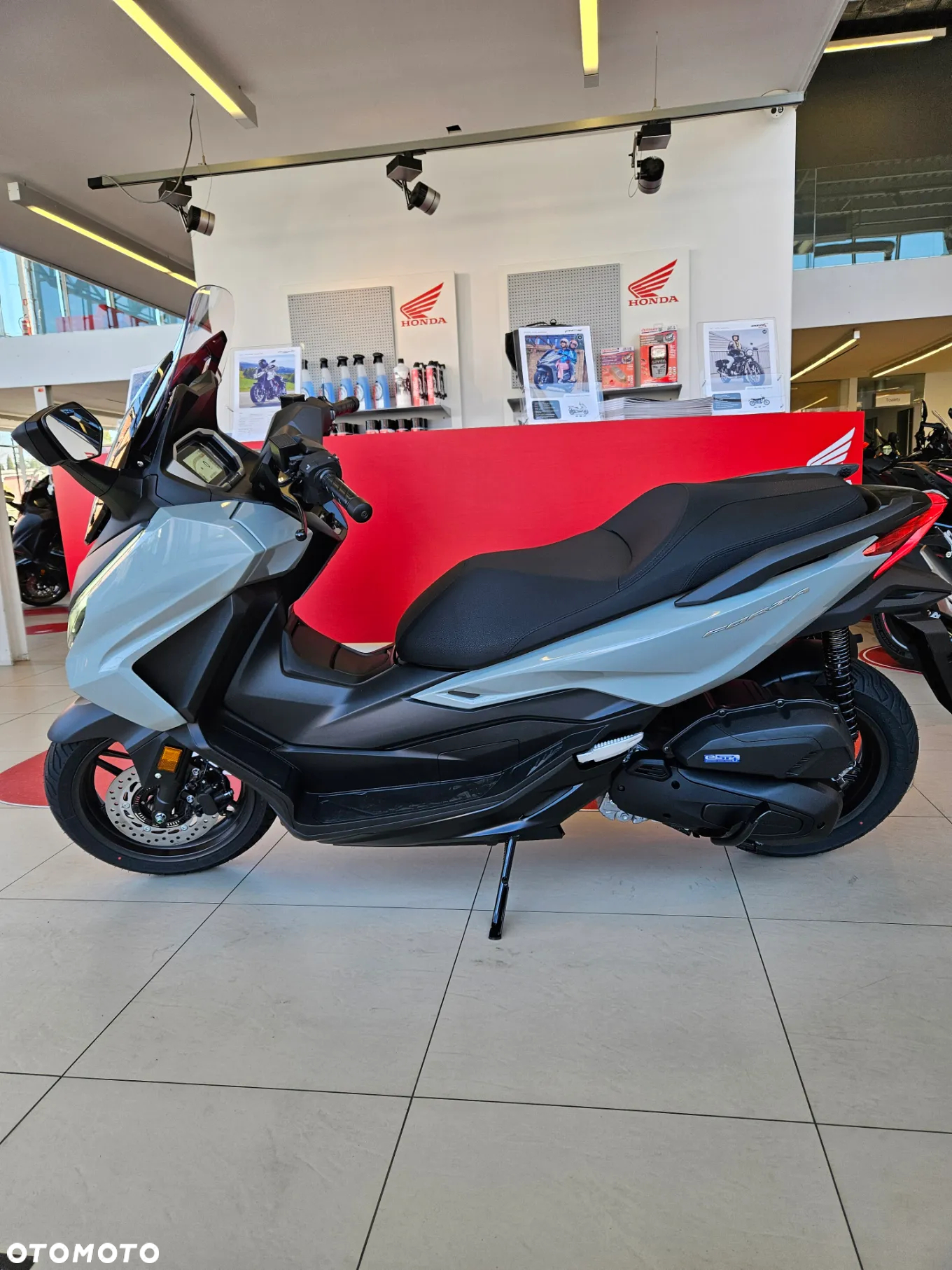 Honda NSS - 16