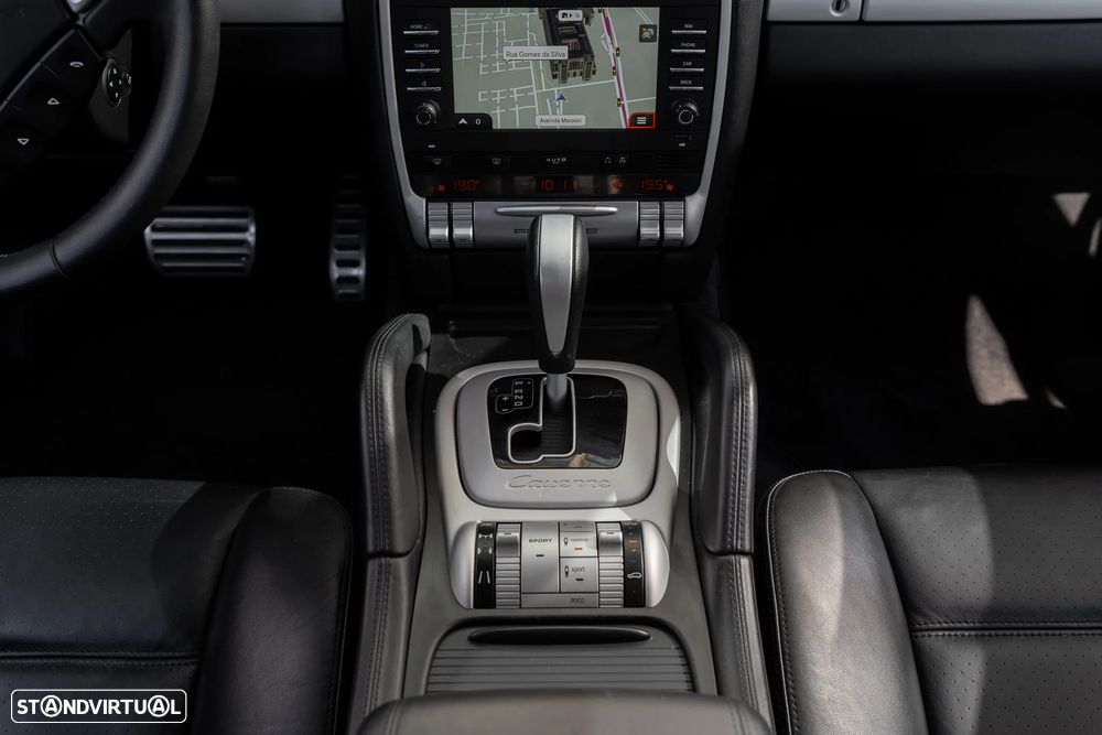 Porsche Cayenne Turbo - 23